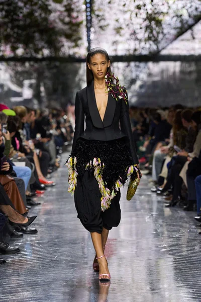 Look 57